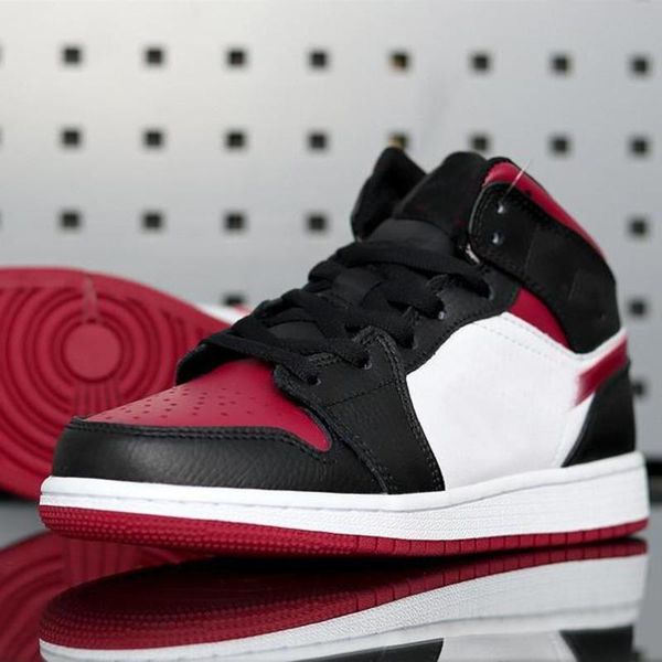 jumpman 1 mid bred toe (gs) black noble red white golf shoes tennis shoes mens designer trainers schoenen shoes 
jumpman 1 mid bred toe (gs) black noble red white golf shoes tennis shoes mens designer trainers schoenen shoes