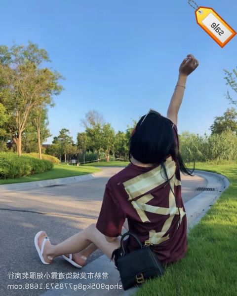 off arrow back bronzing tape short sleeve t-shirt for men and women, White;black
off arrow back bronzing tape short sleeve t-shirt for men and women, White;black