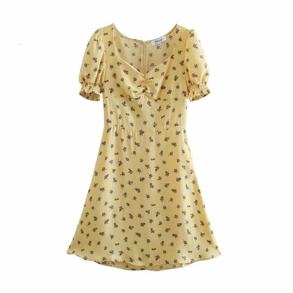 euramerican 2021 spring women's new retro print pleated square neck x74n, Black;gray
euramerican 2021 spring women's new retro print pleated square neck x74n, Black;gray