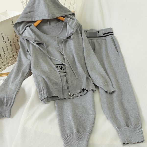 2021 new korean hooded jacket vest straight thin waist strapless casual pants three-piece women fiom, Gray
2021 new korean hooded jacket vest straight thin waist strapless casual pants three-piece women fiom, Gray