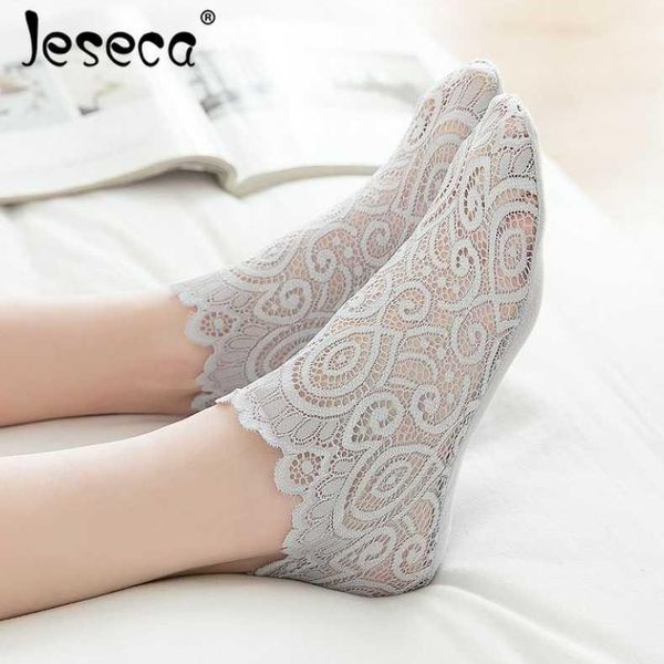 1 pair fashion women girls spring summer lace mesh floral design short sock antiskid invisible thin ankle socks 2019 sox1, Black;white
1 pair fashion women girls spring summer lace mesh floral design short sock antiskid invisible thin ankle socks 2019 sox1, Black;white