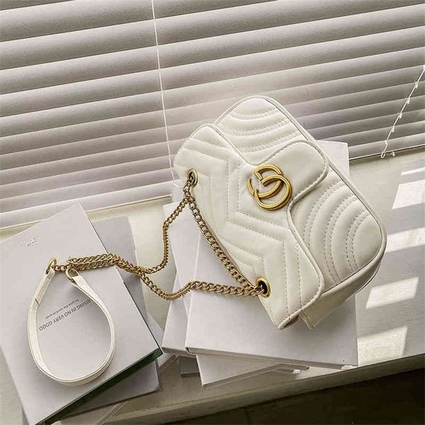 factory store shop net red bag women's new fashion foreign style messenger
factory store shop net red bag women's new fashion foreign style messenger