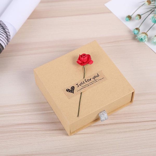 12pcs/lot wholesale retro four color kraft paper favour jewelry box 9x9x3cm pendant/necklace box vintage design gift boxes, Pink;blue
12pcs/lot wholesale retro four color kraft paper favour jewelry box 9x9x3cm pendant/necklace box vintage design gift boxes, Pink;blue