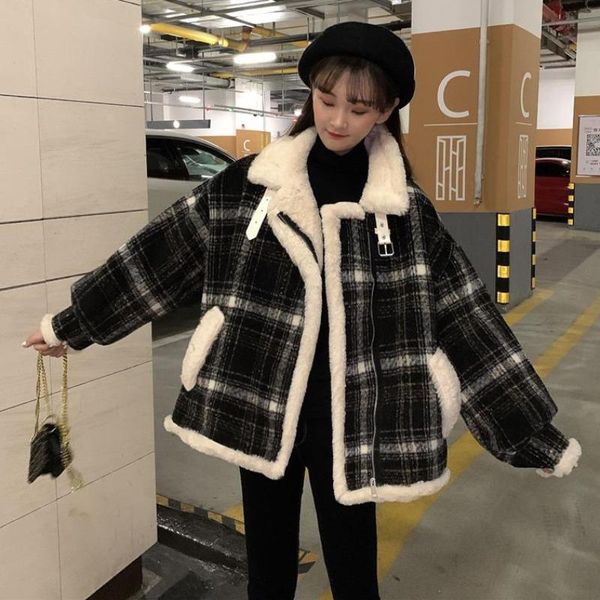 winter 2021 new korean thickened warm woolen coat loose women's casual and versatile long sleeve woolen jacket, Black;brown
winter 2021 new korean thickened warm woolen coat loose women's casual and versatile long sleeve woolen jacket, Black;brown
