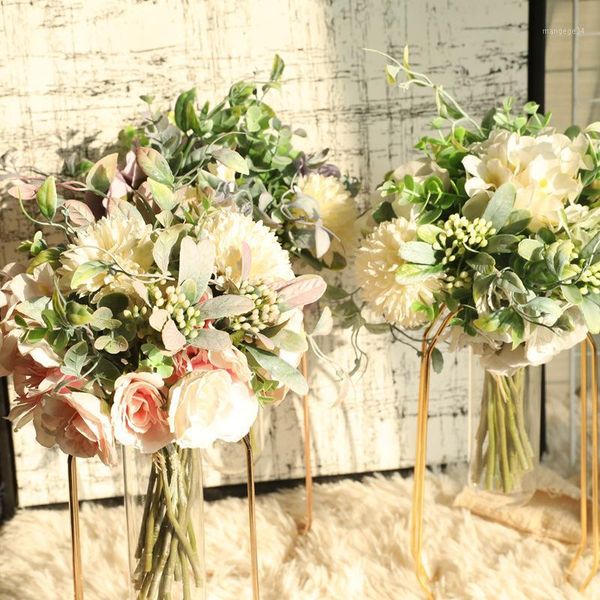 nordic artificial flower rose holding wedding bouquet silk flower for home party table decoration fall decorations fake1
nordic artificial flower rose holding wedding bouquet silk flower for home party table decoration fall decorations fake1
