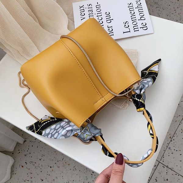 foreign air female bag 2020 new wave korean version of the wild messenger bag goddess fashion portable bucket
foreign air female bag 2020 new wave korean version of the wild messenger bag goddess fashion portable bucket