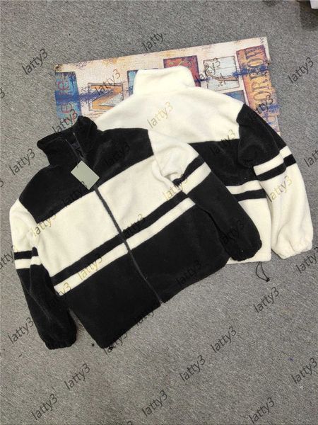 2020 fashion mens women wollen jacket luxurys velvet jacket winter cashmere jackets keep warm zipper outdoor hooded windbreaker jackets, Black;brown
2020 fashion mens women wollen jacket luxurys velvet jacket winter cashmere jackets keep warm zipper outdoor hooded windbreaker jackets, Black;brown
