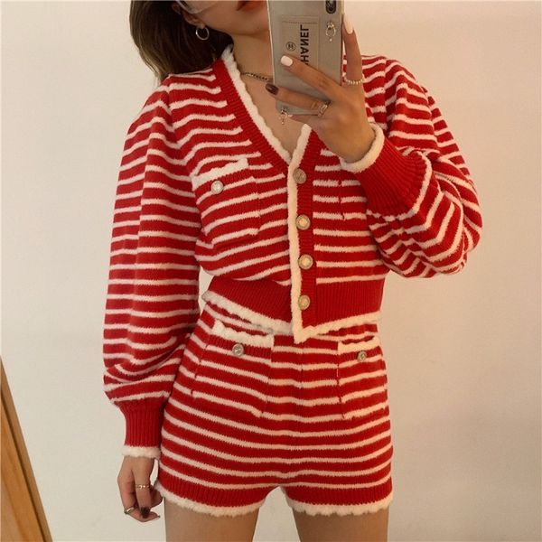 2021 new sweet female two sets of striped pieces single v neckline breasted sleeves long cardigan waist short pants spring 4797, Gray
2021 new sweet female two sets of striped pieces single v neckline breasted sleeves long cardigan waist short pants spring 4797, Gray