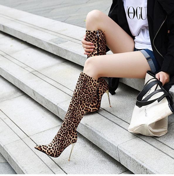 женщина sexy leopard boots женщины колено высокие сапоги женщина супер высокой пятки thin дамы серпантин остроконечные toe обувь большого ра, Black
женщина sexy leopard boots женщины колено высокие сапоги женщина супер высокой пятки thin дамы серпантин остроконечные toe обувь большого ра, Black