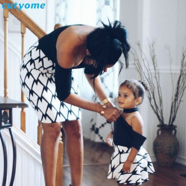 2020 short sleeve summer family look matching outfits patchwork plaid mom and daughter dress clothes wedding party dresses set lj201111, Blue
2020 short sleeve summer family look matching outfits patchwork plaid mom and daughter dress clothes wedding party dresses set lj201111, Blue