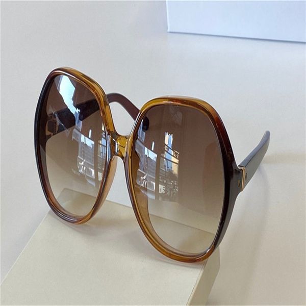 718 ladies sunglasses ladies fashion premium plate frame rectangular multicolor frame uv400 len summer style favorite face with lens case, White;black 
718 ladies sunglasses ladies fashion premium plate frame rectangular multicolor frame uv400 len summer style favorite face with lens case, White;black