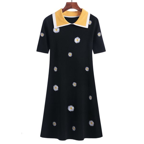 2021 new spring knited chrysanthemum embroidered polo dress woman black casual knee-length straight dresses female nj4m, Black;gray
2021 new spring knited chrysanthemum embroidered polo dress woman black casual knee-length straight dresses female nj4m, Black;gray