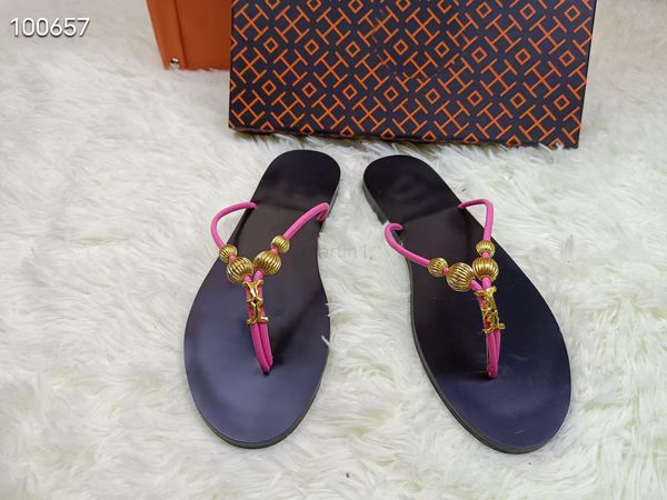 2021 sandals, ladies wide-soled, comfortable, non-slip flat slippers, fashionable luxury beach flip-flops, l bathing large size shoes, Black
2021 sandals, ladies wide-soled, comfortable, non-slip flat slippers, fashionable luxury beach flip-flops, l bathing large size shoes, Black