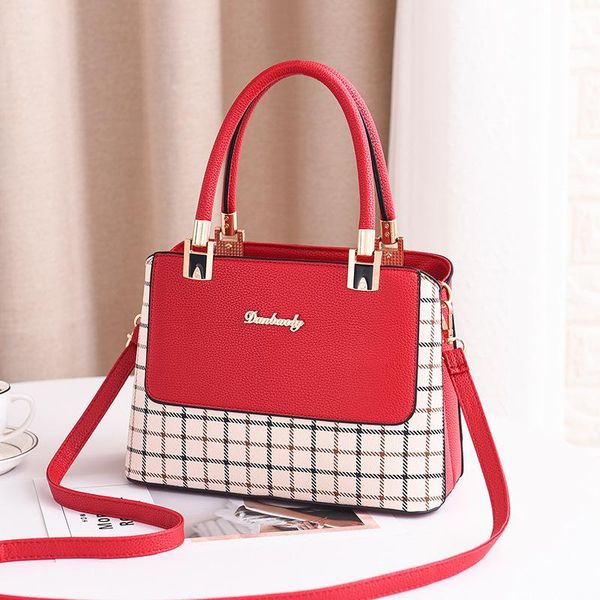 in the summer of 2020, the new ladies' bags are european and american fashion, big bags, women's shoulder-slung handbags
in the summer of 2020, the new ladies' bags are european and american fashion, big bags, women's shoulder-slung handbags
