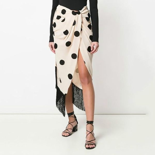 2020 new spring summer high elastic waist black dot printed tassels high vent half-body skirt women fashion tide k0501
2020 new spring summer high elastic waist black dot printed tassels high vent half-body skirt women fashion tide k0501