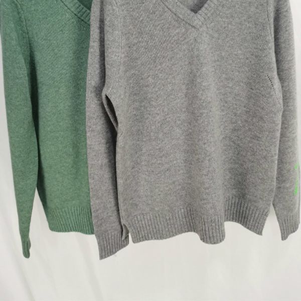 green women sweater 2020 autumn and winter new loose v-neck solid color long-sleeved cashmere knitted grey sweater women lj201112, White;black
green women sweater 2020 autumn and winter new loose v-neck solid color long-sleeved cashmere knitted grey sweater women lj201112, White;black