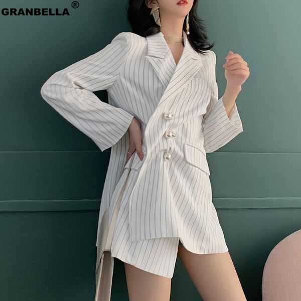 autumn vintage white striped pearls button women blazer long sleeve irregular female coat 2020 fashion outwear, White;black
autumn vintage white striped pearls button women blazer long sleeve irregular female coat 2020 fashion outwear, White;black