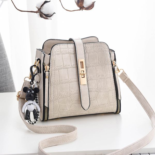 stone pattern cute bear pendant shoulder messenger bags crocodile designer bucket crossbody bag lady small purses and handbags c1223
stone pattern cute bear pendant shoulder messenger bags crocodile designer bucket crossbody bag lady small purses and handbags c1223