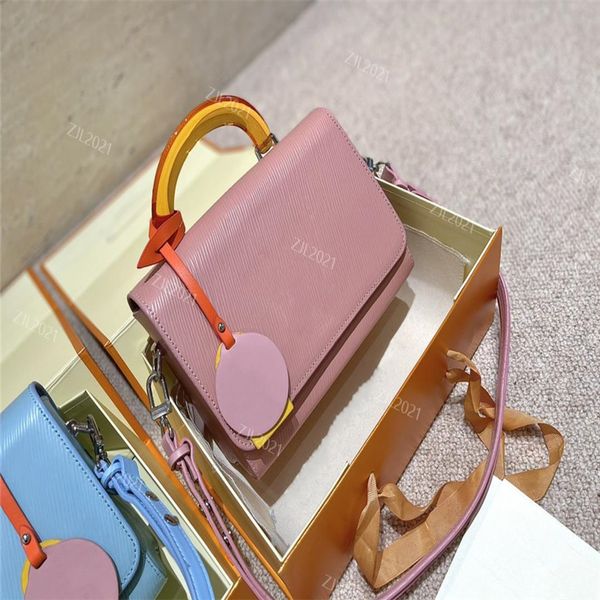 luxurys designers bags macaron pink cross body cowhide water ripple chain bag the chain can be removed
luxurys designers bags macaron pink cross body cowhide water ripple chain bag the chain can be removed