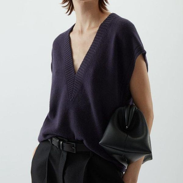 100% cashmere spring and autumn new large-profile wild pure color v-neck sleeveless vest women, Black;white
100% cashmere spring and autumn new large-profile wild pure color v-neck sleeveless vest women, Black;white