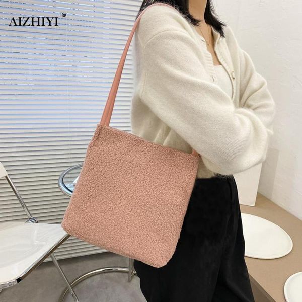 casual plush shoulder bags for women's autumn and winter fashion ladies vintage handbags women large capacity messenger bags
casual plush shoulder bags for women's autumn and winter fashion ladies vintage handbags women large capacity messenger bags