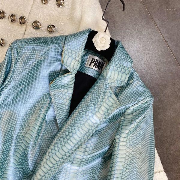2021 fall and winter lapels long sleeve gradient color snake pattern handsome street style color pu suit coat blazer1, White;black
2021 fall and winter lapels long sleeve gradient color snake pattern handsome street style color pu suit coat blazer1, White;black