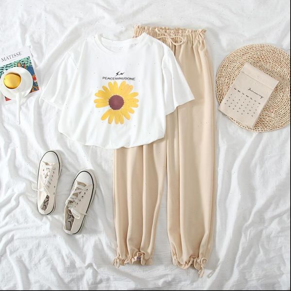 2021 summer new korean harem pants two piece set sports suit female sleeve printing daisy t shirt women casual tracksuits, Gray
2021 summer new korean harem pants two piece set sports suit female sleeve printing daisy t shirt women casual tracksuits, Gray