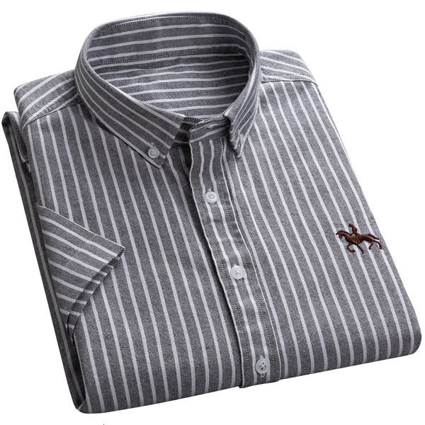 new brand 2021 men summer short sleeve solid classic single patch pocket formal business work office basic shirt kr39, White;black
new brand 2021 men summer short sleeve solid classic single patch pocket formal business work office basic shirt kr39, White;black