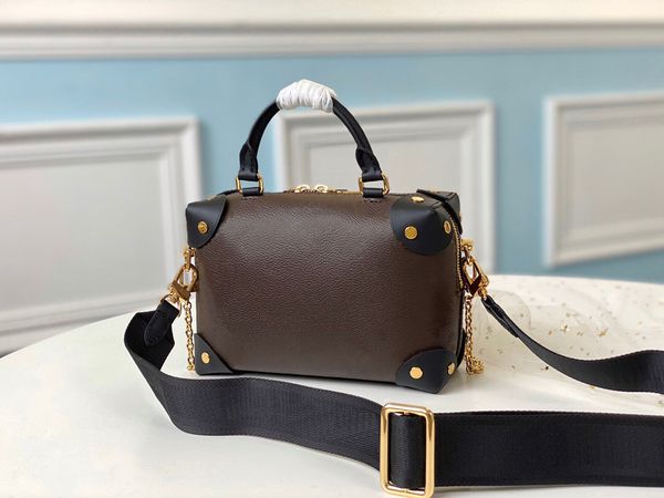 small handbag, made of classic canvas, it can be carried by hand or shoulder,luxury designer bag,freight,l022
small handbag, made of classic canvas, it can be carried by hand or shoulder,luxury designer bag,freight,l022