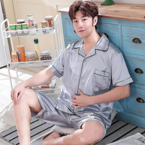 2020 men pajamas summer thin section viscose short sleeve shorts model silk large size solid color set home wear1, Black;brown
2020 men pajamas summer thin section viscose short sleeve shorts model silk large size solid color set home wear1, Black;brown