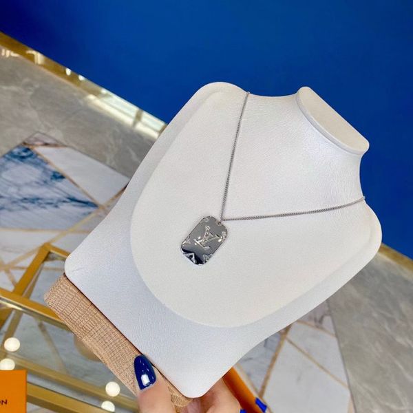 высококачественные экраны, длинные цепи и сильные цвета являются обязательными для модниц. о, это слишком прохладно, чтобы носить футболку с, Silver
высококачественные экраны, длинные цепи и сильные цвета являются обязательными для модниц. о, это слишком прохладно, чтобы носить футболку с, Silver