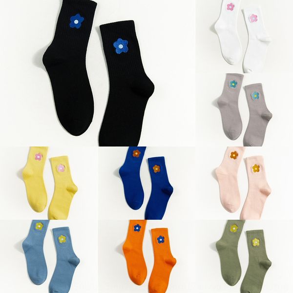 style autumn and winter medium embroidered new women's cartoon embroidery floret medium tube socks street casual korean socks jetg6, Black
style autumn and winter medium embroidered new women's cartoon embroidery floret medium tube socks street casual korean socks jetg6, Black