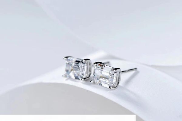 fashion-серебро с золотым покрытием из белого золото просто прямоугольные серьги моды моделирования бриллиантовых серег женщин соответствий, Golden;silver
fashion-серебро с золотым покрытием из белого золото просто прямоугольные серьги моды моделирования бриллиантовых серег женщин соответствий, Golden;silver