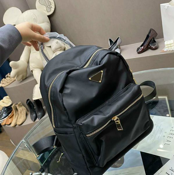 men women's backpacks designer's handbags fashion satchels large capacity medium size casual style pd20100208
men women's backpacks designer's handbags fashion satchels large capacity medium size casual style pd20100208