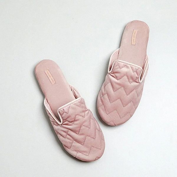 2020 new simple fashion indoor slippers women sewing silent home slipper ladies slides rubber flat bottom non-slip house shoes #az1f, Black
2020 new simple fashion indoor slippers women sewing silent home slipper ladies slides rubber flat bottom non-slip house shoes #az1f, Black