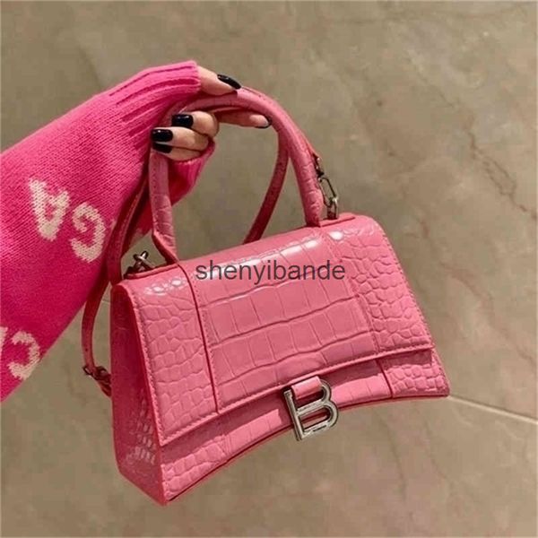 handbag family designer handbags hourglass b bag crocodile b-type magnetic buckle mini2022 balencaigs fashion leather one shoulder cross car
handbag family designer handbags hourglass b bag crocodile b-type magnetic buckle mini2022 balencaigs fashion leather one shoulder cross car