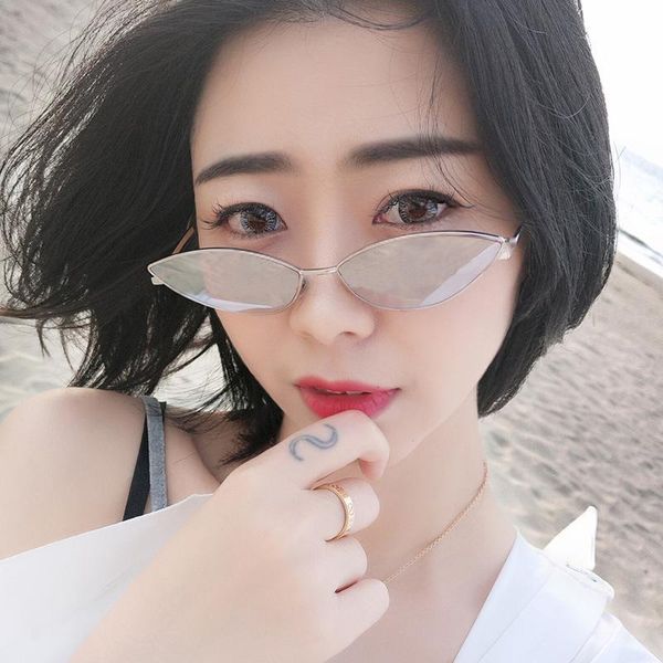 cute zonnebril cat eye sunglasses women metal frame stylish fashion vintage gradient sun glasses for female shades n409, White;black
cute zonnebril cat eye sunglasses women metal frame stylish fashion vintage gradient sun glasses for female shades n409, White;black