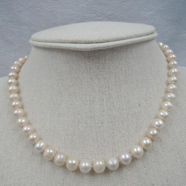 100% nature freshwater pearl necklace-+ pearls good quality, Golden;silver 
100% nature freshwater pearl necklace-+ pearls good quality, Golden;silver