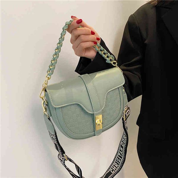 2022 latest luggage factory wholesale bag street trend women's small bag single shoulder diagonal 
2022 latest luggage factory wholesale bag street trend women's small bag single shoulder diagonal