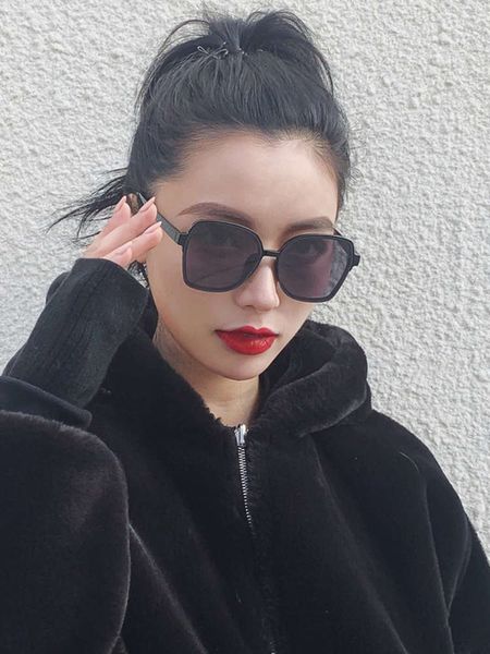 round sunglasses women's personalized face gradient thin big frame sunglasses, White;black
round sunglasses women's personalized face gradient thin big frame sunglasses, White;black