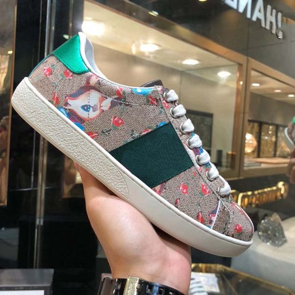 new runaway low sneaker plaid pattern platform classic suede leather sports skateboarding shoes men women sneakers shoe008 241012, Black
new runaway low sneaker plaid pattern platform classic suede leather sports skateboarding shoes men women sneakers shoe008 241012, Black