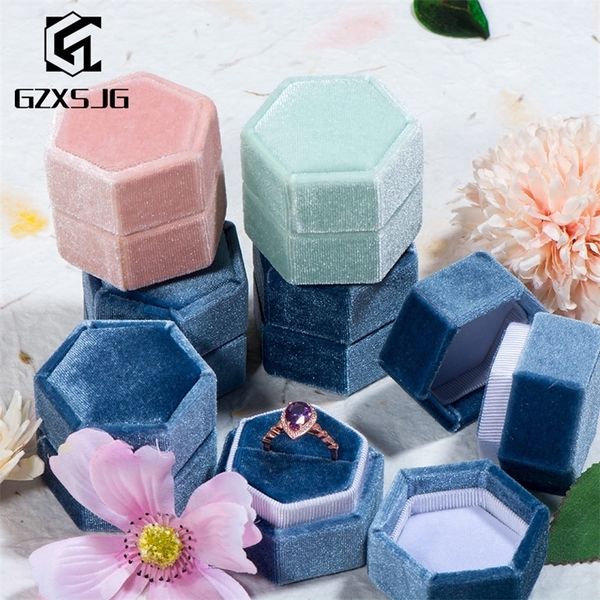 gzxsjg 10pcs wholesales hexagon velvet organizer jewelry boxes for wedding pink green blue ring custom logo box for wedding gift t200808, Black;white
gzxsjg 10pcs wholesales hexagon velvet organizer jewelry boxes for wedding pink green blue ring custom logo box for wedding gift t200808, Black;white