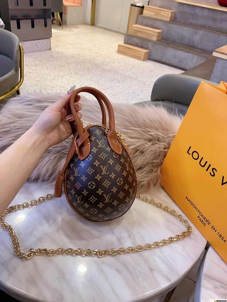 2020 crossbody new camera bag wide shoulder strap letter small square bag leather ladies handbag double zipper small shoulder bag handbag178, Black
2020 crossbody new camera bag wide shoulder strap letter small square bag leather ladies handbag double zipper small shoulder bag handbag178, Black
