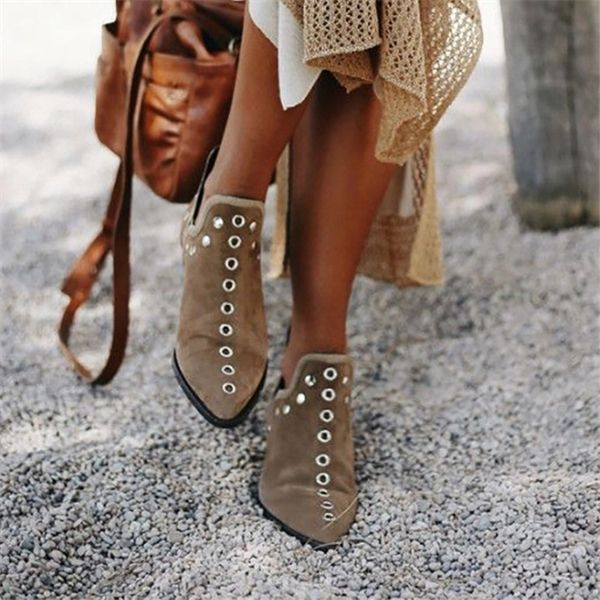 2020 women ankle fashion retro rivet boots woman autumn winter pointed toe shoes female low heel footwear plus size 35-43 c1011, Black;white
2020 women ankle fashion retro rivet boots woman autumn winter pointed toe shoes female low heel footwear plus size 35-43 c1011, Black;white