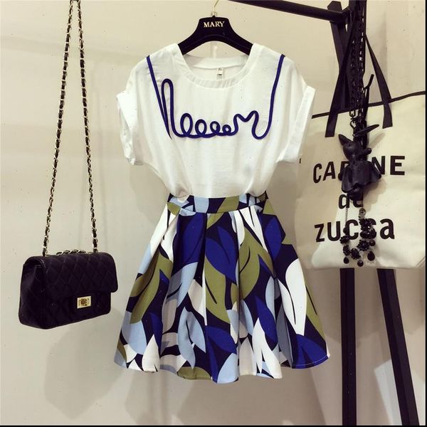 2021 new fashion summer ladies skirt suit womens letters short sleeved t shirt high waist print short a line skirt two pieces, Gray
2021 new fashion summer ladies skirt suit womens letters short sleeved t shirt high waist print short a line skirt two pieces, Gray