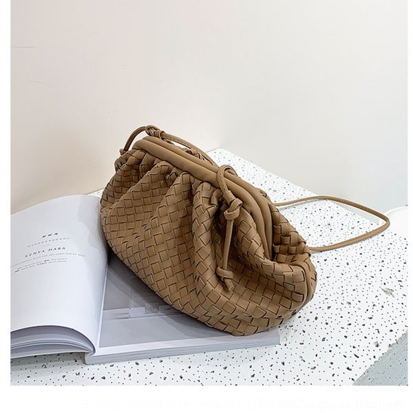 r9j8x soft leather dumplings woven red cloud fan yangqi shoulder dumpling net and dumplings women's spring and summer new fashion dumpl
r9j8x soft leather dumplings woven red cloud fan yangqi shoulder dumpling net and dumplings women's spring and summer new fashion dumpl