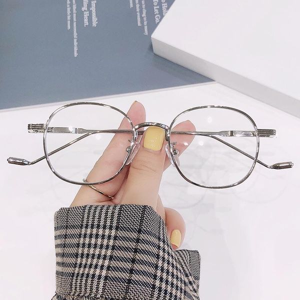 new blue light proof glasses women's fashion net red same small frame men's fashion can be equipped with short-sighted frame women, White;black
new blue light proof glasses women's fashion net red same small frame men's fashion can be equipped with short-sighted frame women, White;black