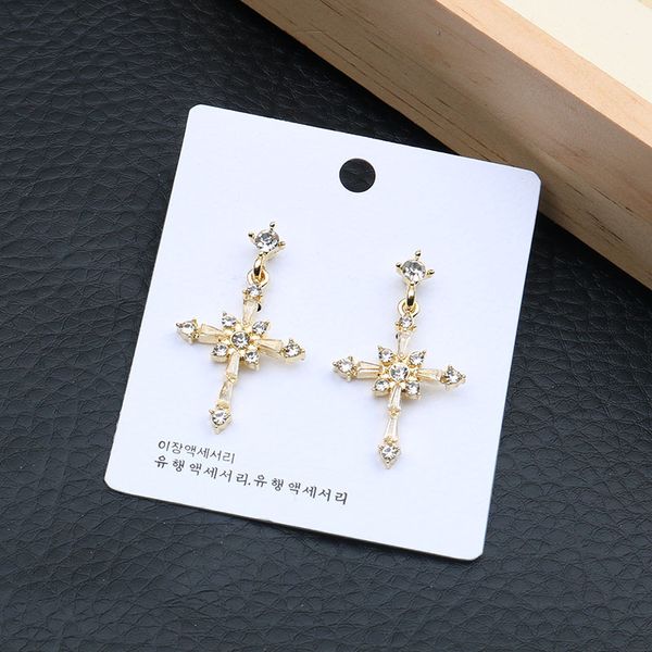 2020 designer silver needle luxury zircon cross earrings wind light luxury earrings ins commuter fashionable female earrings
2020 designer silver needle luxury zircon cross earrings wind light luxury earrings ins commuter fashionable female earrings