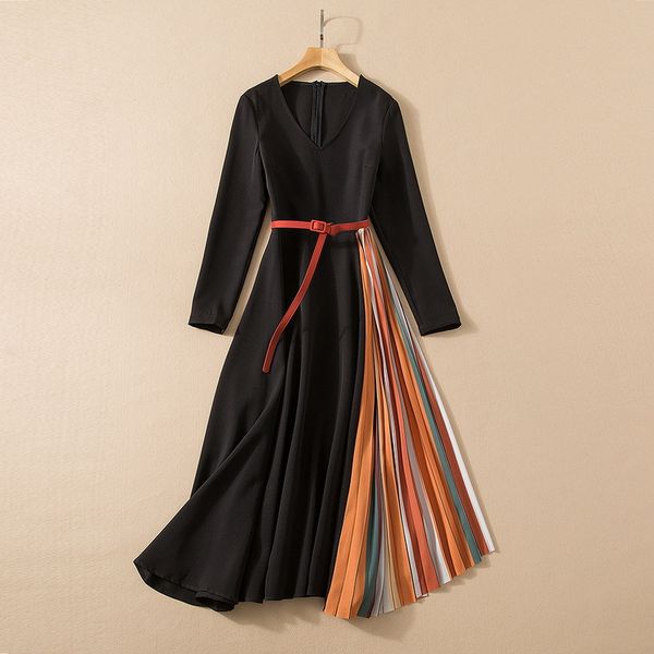 european and american women's wear spring 2022 new long sleeves v-neck belt fashion stitching pleated dress xxl, Black;gray
european and american women's wear spring 2022 new long sleeves v-neck belt fashion stitching pleated dress xxl, Black;gray