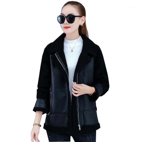 autumn 2021 women's lamb wool fur coat female winter large size loose coat ladies black short leather jacket warm outerwear1
autumn 2021 women's lamb wool fur coat female winter large size loose coat ladies black short leather jacket warm outerwear1